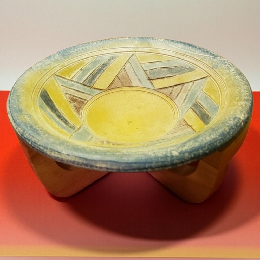 Vtg Heavy Ceramic Etched Bowl W/Wooden Stand